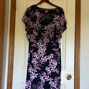 Chic Floral Midi Dress in Purple and Black